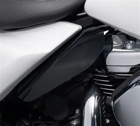 57200418 Harley-Davidson Mid Frame Air Deflector