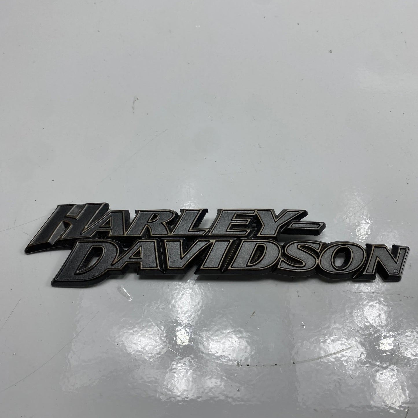 14100955 Harley-Davidson® "Badge-L/H Fuel Tank- FXBB"